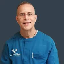 Dr. Robert Mejía Castillo, cirujano urólogo en Santo Domingo