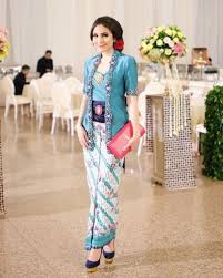 Ingin tampil elegan dan fashionable? Tren Kebaya Dan 10 Rekomendasinya Yang Membuatmu Cantik Saat Datang Ke Pesta