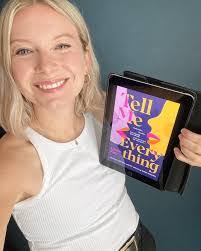 Laura Keever's Instagram, Twitter & Facebook