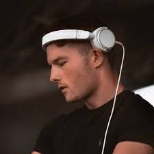 Cameron James (cameronjamesdj@)