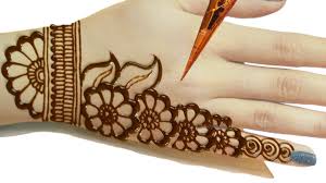 Misalnya henna tanga atau inai tangan. Cara Membuat Gambar Henna Di Tangan Yang Mudah Dan Sederhana Hot Liputan6 Com