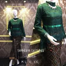 Bagian lengannya bisa kamu modifikasi seperti di atas yakni tulip buka dan. Jual Mewah Kebaya Pesta Bagus Baju Kebaya Modern Setelan Kebaya Brukat Set Rok Duyung Batik Wisuda Kostum Cantik Wanita Di Lapak Azzahra Fashion Bukalapak