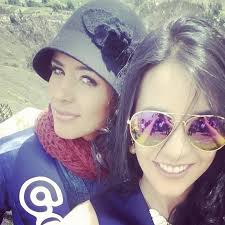 Ariana Freire y María Elisa Padilla, candidatas a Miss Ecuador 2015, en la  Laguna de Yambo en la provincia de Cotopaxi. http://on.fb.me/1DSZ0zP Miss  Ecuador