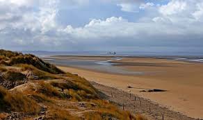 Formby beach is a stunning coastal area in merseyside and is one of the best picnic spots in england. Hpfstfggs2yynm