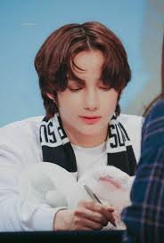 Repeat after me....Huening Kai prince.👑