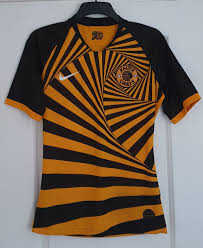 Optionally with print on the back! Kaizer Chiefs Home Fussball Trikots 2019 2020