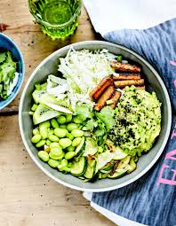 Buddha Bowl Tofu Saute Chou Chinois Et Edamame Pour 4 Personnes Recettes Elle A Table Recette Edamame Chou Chinois Chou Chinois Recette