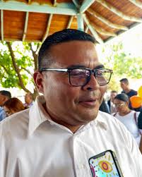 🔸En el reciente encuentro “Saberes y Sabores”, el ingeniero Alejandro  Batista destacó la relevancia de promover la soberanía agroalimentaria  mediante el uso de alimentos locales, así como la generación de energía  limpia