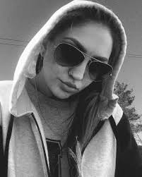 I gotta clue how u feel for me .. 143 ;)