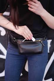 Tas kulit ini cocok bagi wanita muda yang ingin tampil stylis ketika pergi keluar, seperti sekolah, kantor, maupun hangout bareng teman. 40 Jenis Tas Wanita Yang Wajib Kamu Ketahui Slalu Com