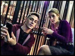 Pin By Taylor On Arrow Emily Bett Rickards Arrow Tumblr Arrow Oliver And Felicity