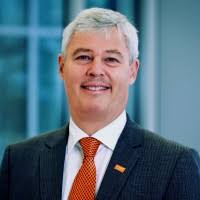 Elissa Soares De Oliveira Email & Phone Number