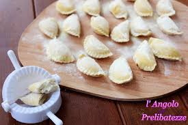 Ma perché i ravioli si romponono in cottura? Ravioli Ripieni Di Ricotta Freschi E Fatti A Mano Una Ricetta Davvero Buona L Angolo Delle Prelibatezze