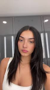 Isabella Raines's Instagram, Twitter & Facebook