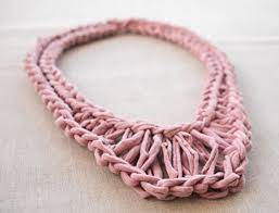21 easy crochet jewelry projects: Creative Diy T Shirt Yarn Projects To Make Yarn Necklace T Shirt Yarn Knitted Necklace
