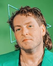 Aaron Jankowski's Instagram, Twitter & Facebook