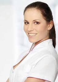 Robyn Valdez's Instagram, Twitter & Facebook