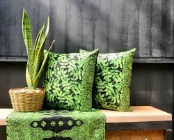 Gubahan motif yang begitu cantik dan ianya tidak lengkap sekiranya susunan motif di atas kain yang tidak menarik. Produk Batik Iskandar Kreatif Unik Utusan Digital