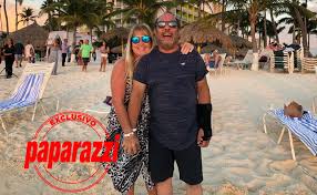 En su editorial, baby etchecopar le apuntó a alberto fernández y a mauricio macri por la discusión del traspaso del bastón presidencial. Quien Es Silvina Cupeiro La Novia De Baby Etchecopar Me Devolvio Las Ganas De Sonreir Estamos Conviviendo Revista Paparazzi