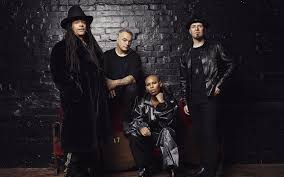 The band took their name from the combination of the mammal (skunk) and a spider from jamaican folk stories (anansie). Skunk Anansie Tickets Skunk Anansie Tourdaten Konzerte 2022
