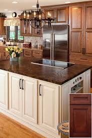 Color Options For Oak Cabinets Rustic Kitchen Oakkitchencabinets Kitchenisland Trendy Kitchen Backsplash Honey Oak Cabinets Kitchen Design