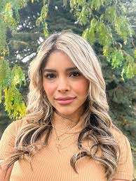 Angela Groseclose's Instagram, Twitter & Facebook