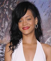 Middle part hairstyles your beauty 411 long hair styles rihanna hairstyles hair styles 37 Rihanna Hairstyles Hair Cuts And Colors