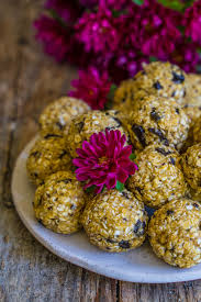 Protein Kugeln Ohne Mixer Ohne Nusse Ohne Datteln Vegan Protein Balls Ohne Kuchenmaschine Vegan Gesund Lebensmittel Essen Gesundes Essen Gesunde Snacks