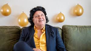 Voor vaste kijkers van tv gelderland is hij een bekend gezicht: Peter Van Holland Ik Geloof In Mij Parodie Op Rene Le Blanc If I Tell You Youtube