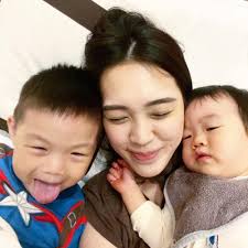 Gemas Banget! 10 Potret Kedekatan Wilford & Amelie, Anak Vania La