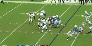 Tom brady's battle with father time can now continue at least 2 more years. Tom Brady Watch Qb Throws 5 Tds For First Time Since 2017 Leads Bucs In Comeback Victory Cbs Boston