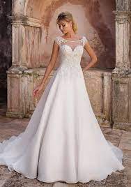 Du suchst brautkleid in schlicht aus seide oder ein hochzeitskleid in a linie aus bio baumwolle pur und feminin mit verspielten ob schlicht romantisch oder sinnlich linie a prinzessin oder meerjungfrau mit spitze oder tüll. A Linie Brautkleid 2020 Schlichtes Brautkleid Mit Herzausschnitt Brautkleid Mit Glitzer Cinderella Brautm Kleider Hochzeit Brautkleider Romantisch Brautmode