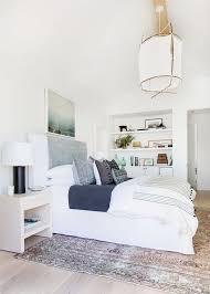 16 Small Master Bedroom Ideas That Prove Bigger Isn T Necessarily Better In 2020 Small Master Bedroom Master Bedroom Layout Master Bedrooms Decor