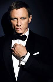 (cnn) daniel craig may be sitting on big money. Daniel Craig E La Sua James Bond Story