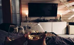 It's a pandemic bichezzzz, hunker down y'all cuz i got yous sorted. Movies To Watch When Bored 2018 Allawn
