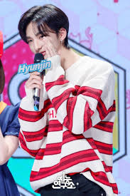 The show features some of the latest and most popular artists who perform live on stage. Stray Kids Cloud 9 On Twitter Photos Mc Hyunjin At Show Music Core 191026 Straykids ìŠ¤íŠ¸ë ˆì´í‚¤ì¦ˆ Stray Kids