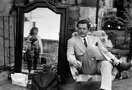 Noi, che abbracciando le tantissime tipicità conserviamo tutte le nostre tradizioni, fatte di storie ecco, il matrimonio all'italiana vive di tutto questo e mette in risalto il nostro stile e le nostre tipicità rendendole attuali ed uniche. Marcello Mastroianni Vent Anni Senza Il Divo Italiano Per Eccellenza Tgcom24