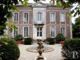 A 2 Heures De Paris Et 1heure De La Baie De Somme Un Ancien Pavillon De Chasse Du 18eme S Et Ses Jardins Bel Belle Demeure Paysage Avec Maison Maison Style