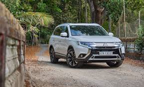 Những SUV 7 chỗ giá dưới 1 tỷ đồng tại Việt Nam - Báo VnExpress