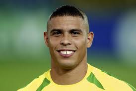 Karim benzema hairstyles | best football players, hair. Ronaldo Apologises For Iconic 2002 Haircut Especially To Mothers Who Ate All The Pies