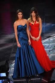 I vestiti griffati e le scarpe di alta moda? Festival Di Sanremo 2011 Prima Serata Gli Abiti Di Belen Rodriguez Ed Elisabetta Canalis Look Inside You