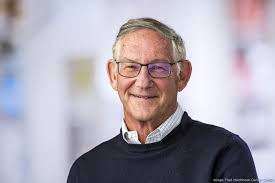 Seattle Fred Hutch virologist Larry Corey wins PSBJ award