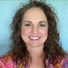 When do goldendoodles go into heat for the first time?