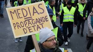 Crise des gilets jaunes : La Crise Des Gilets Jaunes Fait Chuter La Confiance Envers Les Medias Francais Rts Ch Monde
