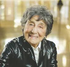 Rae Burton's Instagram, Twitter & Facebook