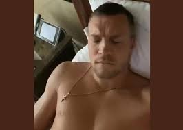 3 октября в матче против всё того же подмосковного «сатурна» артём отметился дублем. Sergej Shnurov Napisal Stihi Na Intimnoe Video Artema Dzyuby