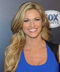 Learn the tricks that keep the sports siren looking beautiful. Erin Andrews Hairstyles Hair Cuts And Colors