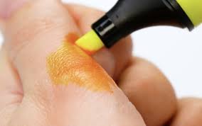 Nehmen sie etwas seife in die finger und schäumen. 7 Coole Tricks Mit Filzstift Und Marker