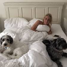 She is most known for playing eve montgomery in casualty.she has appeared in various soaps, including eastenders and brookside, as well as many other drama serials such as harry, the bill and band of gold All The Wedding Details As Laura Trott And Jason Kenny Tie The Knot At Hilltop Country House Ok Magazine