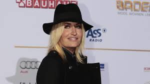 Sarah connor — bedingungslos 03:52. Schlange Im Haus Von Sarah Connor Promiflash De